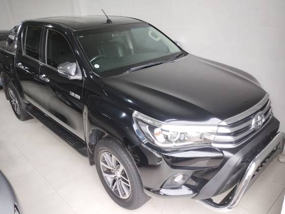 TOYOTA HILUX 2.8 SRX 4X4 CD 16V DIESEL 4P AUTOMÁTICO TOYOTA HILUX 2.8 SRX 4X4 CD 16V DIESEL 4P AUTOMÁTICO